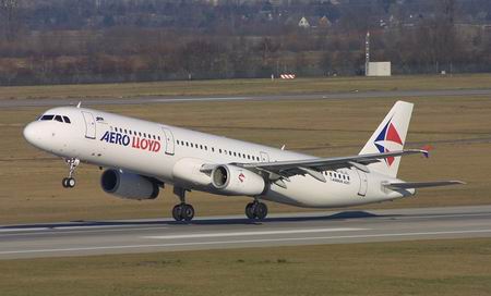 A321-231 prefixo D-ALAL da cia. alem Aero Lloyd, em Dusseldorf - 13.01.2002.
