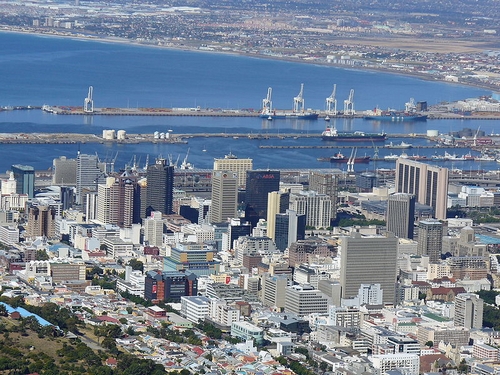 Capetown (Cidade do Cabo), na África do Sul - cidade mais moderna do Continente