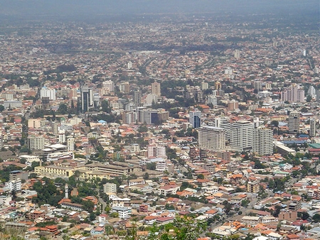 Cochabamba (Bolvia) - FOTO/CRDITO: http://pt.wikipedia.org/wiki/Ficheiro:Cochabamba_1.JPG