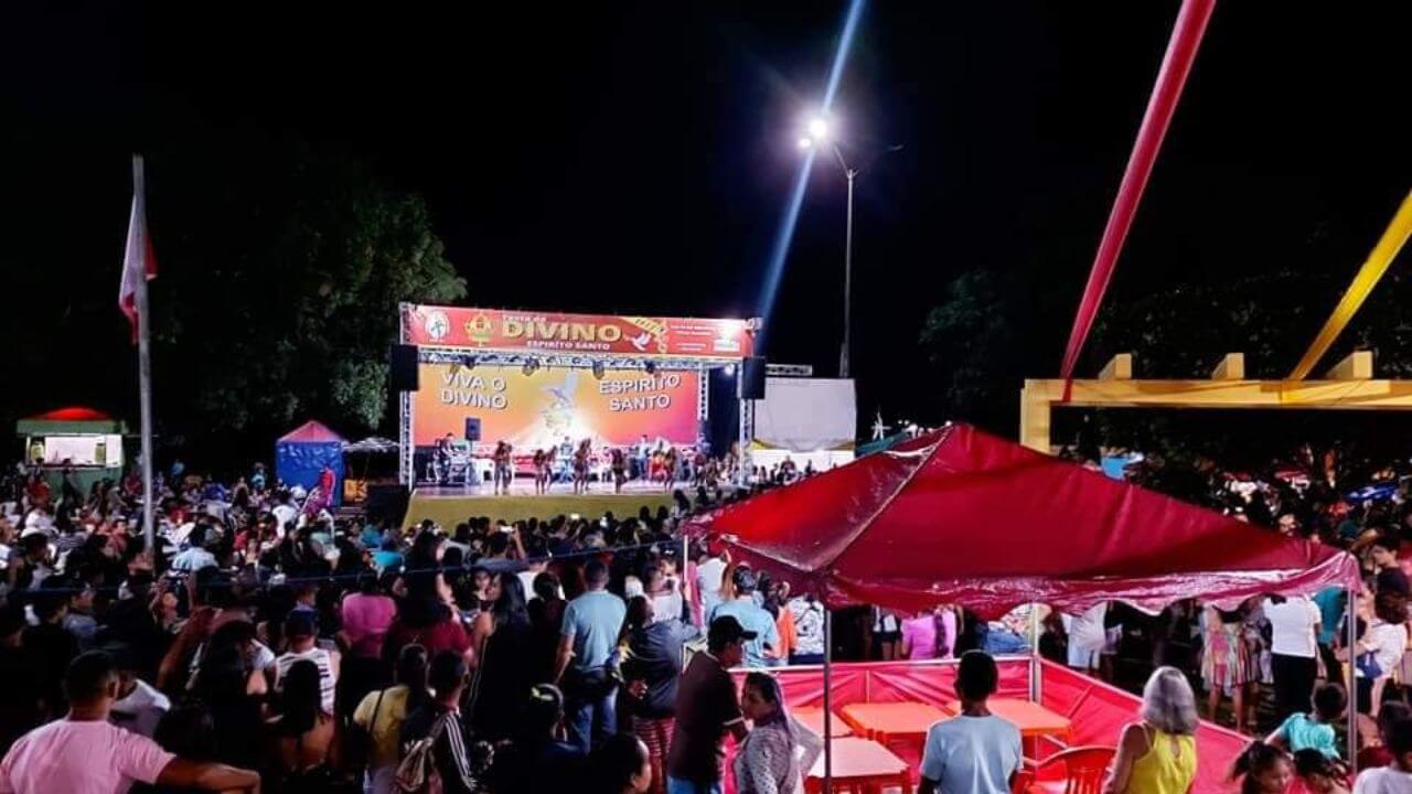 A Prefeitura de Maués ocasionalmente financia eventos com artistas musicas.