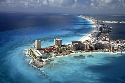 Cancun - FOTO/CRDITO: http://pt.wikipedia.org/wiki/Ficheiro:Imagebysafa2.jpg
