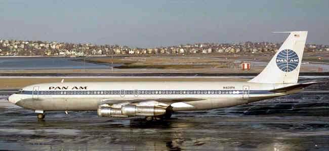 Boeing 707.300 da Pan Am, no Galeo - Rio de Janeiro (www.portalbrasil.eti.br)