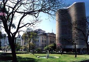 Belo Horizonte desfruta de grandes reas verdes incorporadas ao seu centro urbano