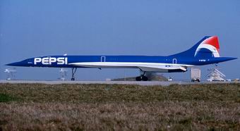 Concorde 101 prefixo F-BTSD da Air France, em Paris - Aeroporto Charles de Gaulle, pintado com as cores promocionais da Pepsi - 06.04.1996.