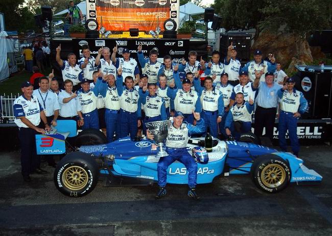 Equipe Player's Forsythe Racing e seu piloto campeo de 2003: o canadense Paul Tracy.