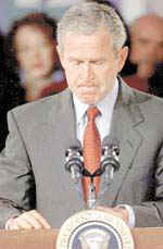 O Presidente George Bush, fala oficialmente sobre o acidente, numa escola na Flrida, onde ele estava naquele momento (www.portalbrasil.eti.br)